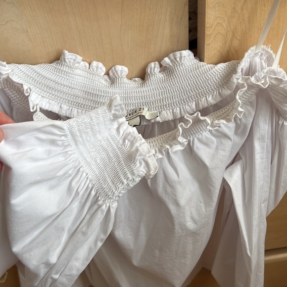 Forever 21 white off the shoulder top - Picture 4 of 4